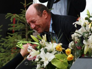 BASESCU - SARBATOARE PUPULARA - CISLAU