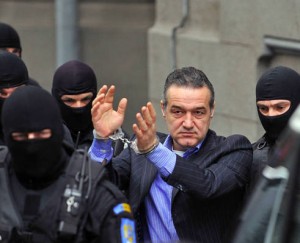 becali arestat