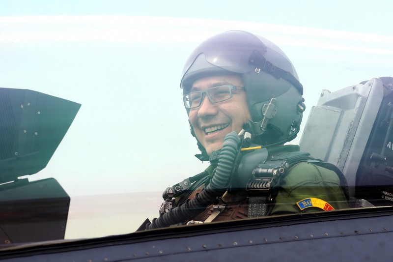 ponta f16