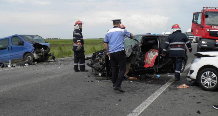 1-accident-cu-patru-masini-la-jitaru
