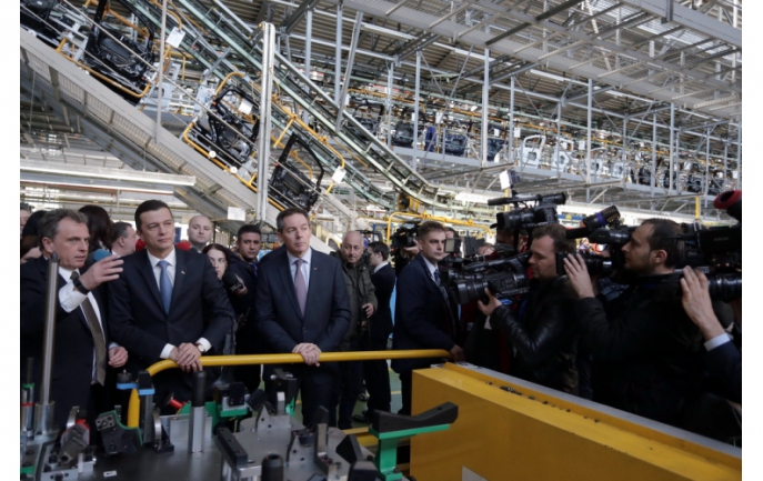 premierul-sorin-grindeanu-in-vizita-la-fabrica-ford-de-la-craiova